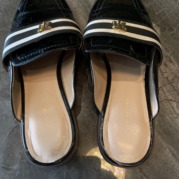 Tommy hilfigure slip ons - Picture 3 of 5